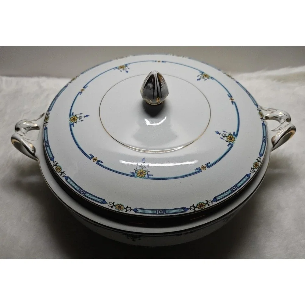 Gold Trimmed Alfred Meakin England Casserole With‎ Lid Fairhaven pattern Vintage